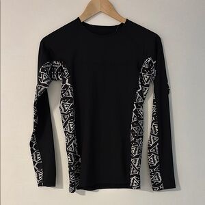 NWT Patagonia Black Long Sleeve rash guard swimwear with Patterned Sleeves